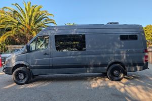 Sprinter 2500 4x4 d'occasion, conversion en fourgonnette extérieure - Product Image 2