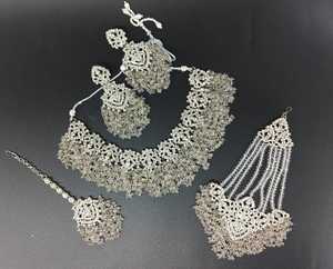 Collier en argent élégant Ensemble de colliers de bijoux de mode - Product Image 1