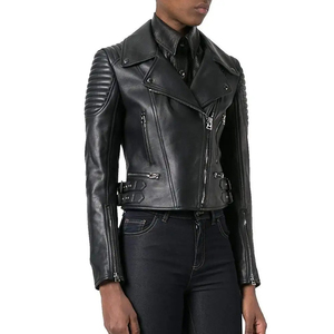 Veste en cuir véritable noire pour femme, coupe ajustée, veste de motard en peau d'agneau avec détails en denim, printemps et automne - Product Image 4