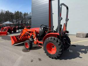 Tractor Kubota LX2610 4x4 Equipado con Cargador Frontal, Ideal para Tareas Agrícolas, Desbroce de Terrenos y Manipulación de Materiales - Product Image 5