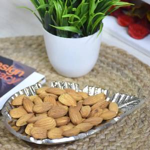 Plateau décoratif en forme de feuille d'aluminium enduit de couleur argent plateau de service en métal fait à la main pièce maîtresse bol décor à la maison - Product Image 1