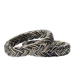 Bracelets en lac noir faits à la main avec motif vague Leheriya doré et blanc, style queue de cheval, ensemble de 2 pièces - Product Image 1