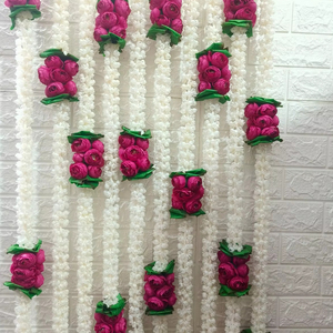 Guirnalda de Flores de Mogra y Ranúnculos Hecha a Mano, Decoración de Boda India, Fondo para Semi-Sari, Decoración para Ceremonias y Fiestas Seemantham - Product Image 1