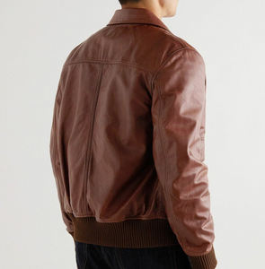 ODM manteau de mode décontracté de haute qualité personnalisé imperméable respirant coupe-vent en cuir véritable pour hommes debout à l'avant - Product Image 3