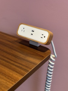 One Beat USBC Desktop Power Outlet Clamp Mount Charger Grommet para <span class=keywords><strong>iPhone</strong></span> 15A Rated 125V Power Charging Table USB Desk Grommet - Product Image 3