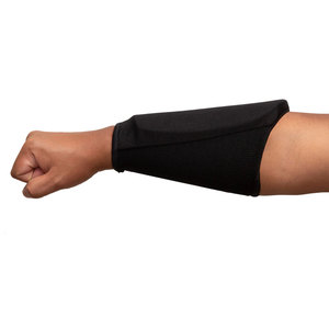 Protector de brazo de tiro con arco con logotipo personalizado para protección de tiro hecho con materiales resistentes adecuados para principiantes y profesionales - Product Image 1