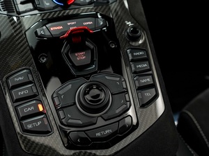 ได้รับการรับรองว่าสะอาดและค่อนข้างใช้2022 Lamborghini Aventador LP 780-4 ultimae Roadster - Product Image 4