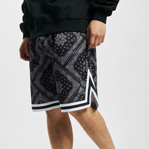 Shorts de basket-ball personnalisés à imprimé bandana noir pour hommes, streetwear, shorts d'entraînement athlétique en mesh - Product Image 5