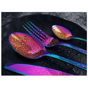 Ensemble de couverts contemporains en arc-en-ciel, conçu pour la durabilité et le style, offrant une brillance multicolore pour des arrangements de table élégants - Product Image 1
