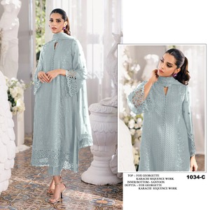 Vente en gros d'usine : Longue tenue pakistanaise avec broderie lourde et travail de séquence, salwar kameez pour femmes, pour la vente à l'exportation - Product Image 4