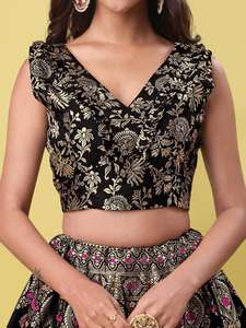 Jacquard Floral Lehenga Choli con Motivo de Pavo Real y Dupatta Semi Cosido con Cremallera Lateral para Mujer - Product Image 6