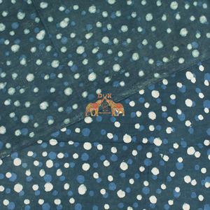 Tissu 100% coton indigo imprimé à la main, motif pois blancs et bleus, style indien, pour la confection de couvertures, d'écharpes et de tissus décoratifs - Product Image 5