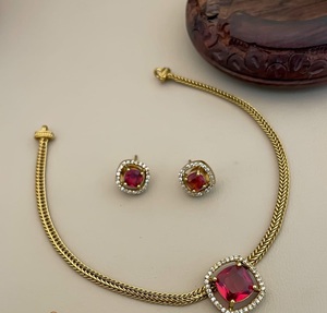 Hermoso y elegante conjunto de colgantes de cadena en tono dorado, hermoso conjunto de collar con pendientes para mujer para ropa de boda para mujer - Product Image 5