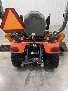 Modelo de Tractor Kubota 23hp BX-2370 / Mini Tractor Económico con Cargador Frontal y Retroexcavadora - Product Image 6