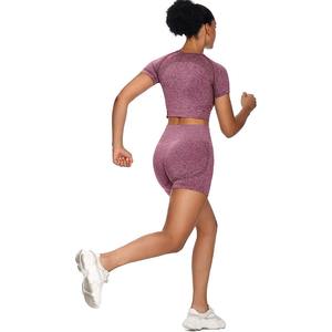 ชุดโยคะสำหรับผู้หญิงเลกกิ้งสั้นระบายอากาศได้พิมพ์ลายโลโก้ได้ตามต้องการ - Product Image 3