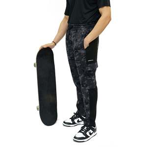 PANTALÓN APEXAL CARGO DE CAMUFLAJE GRIS-SIGNATURE Regular Fit Transpirable Absorbe el sudor Active-Stretch Tejido de punto doble - Product Image 4