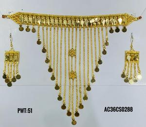 ชุดเครื่องแต่งกายพร้อมต่างหูชุบทองสำหรับผู้หญิงแฟชั่นใหม่ดีไซน์คลาสสิก - Product Image 1