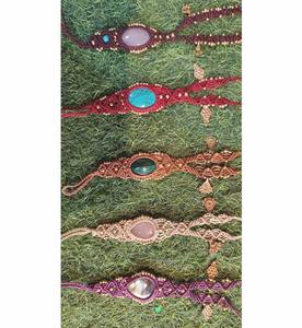 Bracelet macramé fait main avec fils multicolores et accessoires en laiton Créations Shree Om certifiées IGI pour le cadeau de bonne année - Product Image 4