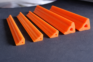 Perfil Protector de Esquinas de PVC Rígido Extruido Personalizado OEM para Paneles de Muebles, Tablas de Madera y Láminas Decorativas - Product Image 3