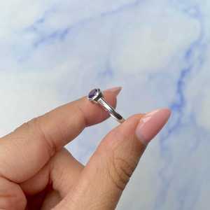 Vente en gros de bijoux en argent sterling 925 en vrac Bijoux fins pour femmes Bague ronde en améthyste naturelle Bague pour l'éternité en vermeil - Product Image 6