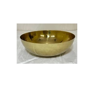 Tazón de servicio de latón de nuevo diseño con diseño hecho a mano para restaurante y hogar tazón pequeño de metal de alta calidad a bajo precio - Product Image 1
