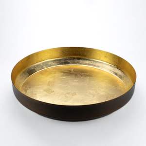 Elegante bandeja de hierro de metal con detalles de inspiración vintage, acabado dorado pulido para aperitivos de té y café y exhibición de decoración de bar - Product Image 2