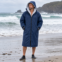 Poncho de surf imperméable en gros avec logo personnalisé pour les écoles de surf et les clubs de sports nautiques