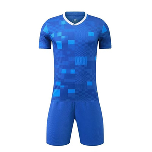 Diseño de tendencia OEM logotipo personalizado ropa informal camiseta de fútbol uniforme suave al tacto cómodo transpirable ligero secado rápido 100% - Product Image 2