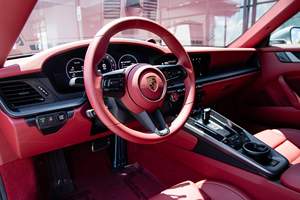 2025 911 Carrera Cabriolet 388-hp Flat-6, Paquete Sport Chrono, Interior Rojo Burdeos, Sin Modificar - Product Image 5