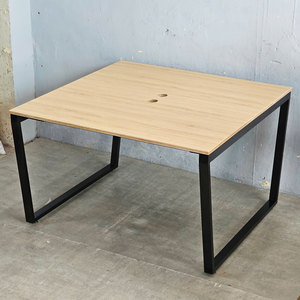 Mesa de Computadora Minimalista con Patas de Trapecio, Madera Contrachapada, 120x120cm, Recubierta de Melamina, para Dormitorio HBTC035 - Product Image 2