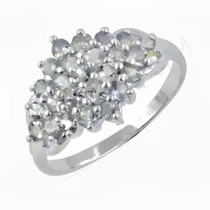 Bague de fiançailles classique pour femme en argent 925 plaqué, sertie de zircons cubiques ronds en pavé, forme fleur - Product Image 1