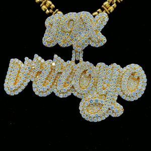 Bijoux hip-hop pour hommes en argent sterling plaqué or personnalisé pendentif en forme de moissanite VVS glacé avec lettre 19X Vrroyo - Product Image 1