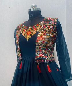 Filles femmes manches longues indien pleine grandeur Surat prix de gros dames Chudidars robe matériel indien Bloutiques meilleur prix Apparelgarment - Product Image 2