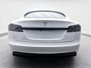 Voiture électrique de luxe T - Model S AWD 2022, en excellent état et à prix attractif - Product Image 6