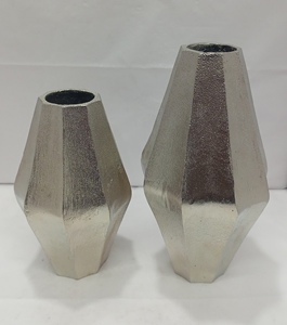 Vases à fleurs de table modernes en fonte d'aluminium Accent métallique décoratif pour bureau à domicile hôtel salon mariage et affichage intérieur - Product Image 3