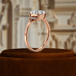 Anillo de Compromiso Solitario con Diamante Cultivado en Laboratorio Certificado por IGI de 1 Quilate, Corte Princesa con Tres Piedras Laterales Redondas, Anillo de Oro Rosa de 14 Quilates - Product Image 1