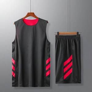 Uniforme de basket-ball en maille réversible personnalisé de haute qualité pour hommes ensemble meilleure pratique porter pour la vente en gros - Product Image 1