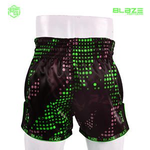 Short de kickboxing Muay Thai en polyester 100% de haute qualité, fente latérale confortable de 4 pouces pour adultes pour MMA et boxe - Product Image 4