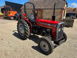 Tractor agrícola Massey Ferguson 385 4WD usado en venta - Product Image 4