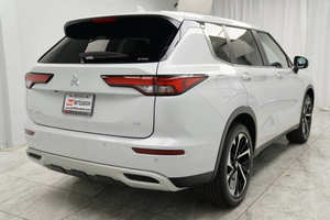 Mitsubishi Outlander SE AWD 4dr SUV 2024 Seminuevo - Listo para Enviar - Product Image 5
