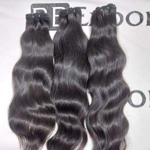 Vente en gros d'extensions de cheveux humains indiens vierges bruts exportation d'usine perruque fermetures en dentelle faisceaux de trame haute qualité colorant en machine capable - Product Image 2