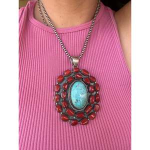 Colgante Navajo Hecho a Mano con Múltiples Piedras y Plata de Ley con Acento de Diamante - Product Image 2
