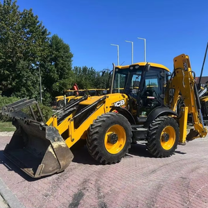 La chargeuse-pelleteuse JCB 4CX utilisée en bon état à vendre comprend un moteur et une boîte de vitesses - Product Image 1