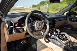 Cayenne Turbo 2021, 541 ch, V8 biturbo, transmission intégrale, pack Premium Plus, non modifiée - Product Image 3