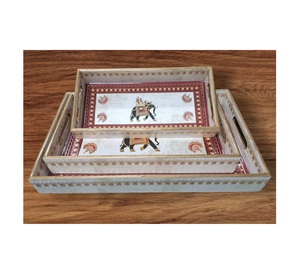 Plateau de service imprimé en bois indien fait à la main centre de table de mariage plateau de rangement décoratif avec ensemble de 3 pièces - Product Image 1
