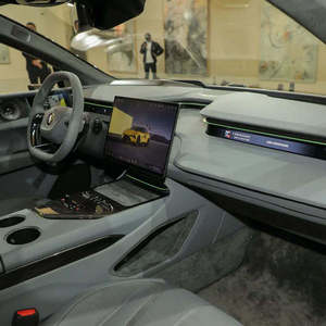 Voiture électrique d'occasion 2024, 5 portes, 5 places, longue autonomie (401-500 km), moteur 150-200 kW, batterie 110 kWh, boîte automatique - Product Image 6