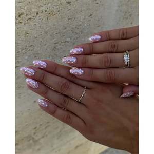 Autocollants pour ongles Sugar Dots, amusants et tendance - Product Image 1