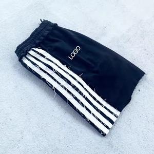 Streetwear 100% coton personnalisé Short de survêtement respirant été décontracté ourlet brut bord coupé rayé piste Cargo impression conception pour hommes - Product Image 3