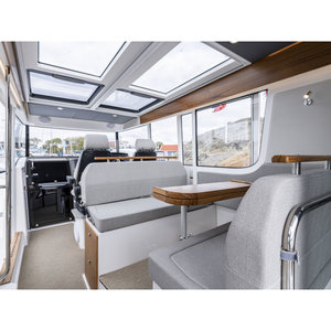 Barco Nimbus Commuter 11 (C11) X-Edition Premium - 12.4m de eslora, 3.46m de ancho, motor de gasolina intraborda, 2 camarotes, 4 camas, estilo profesional - Product Image 6