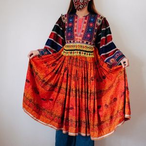 2025 Vente chaude Afghan KUCHI Robe pour femmes Haute Qualité Soie Net Robe Meilleur Prix - Product Image 6